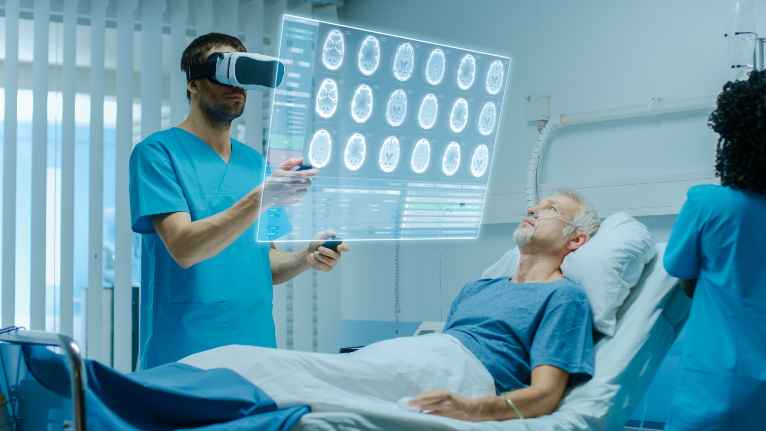 Lekarz w okularach VR
